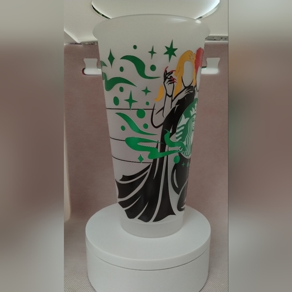 New Hocus Pocus Venti SB Cold Cup with SB green straw. For cold drinks only. - Picture 9 of 9
